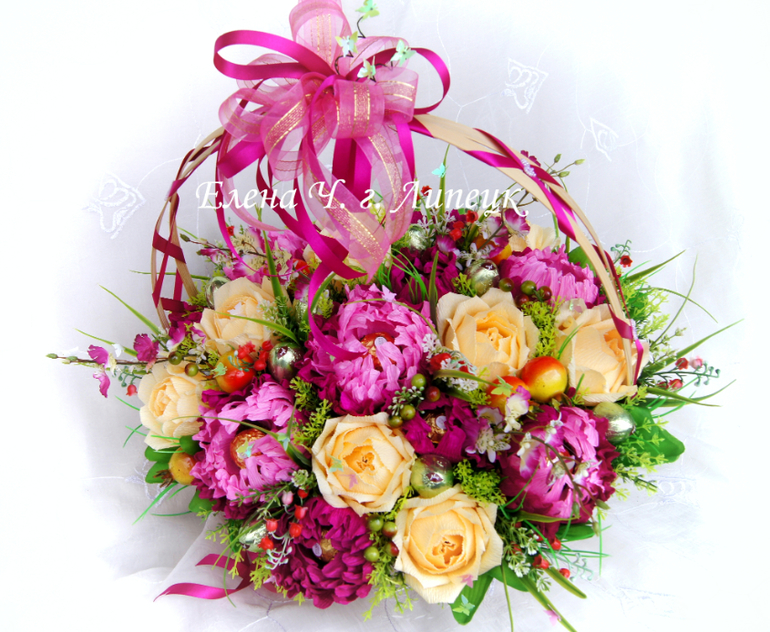 Корзина сезонная с пионами