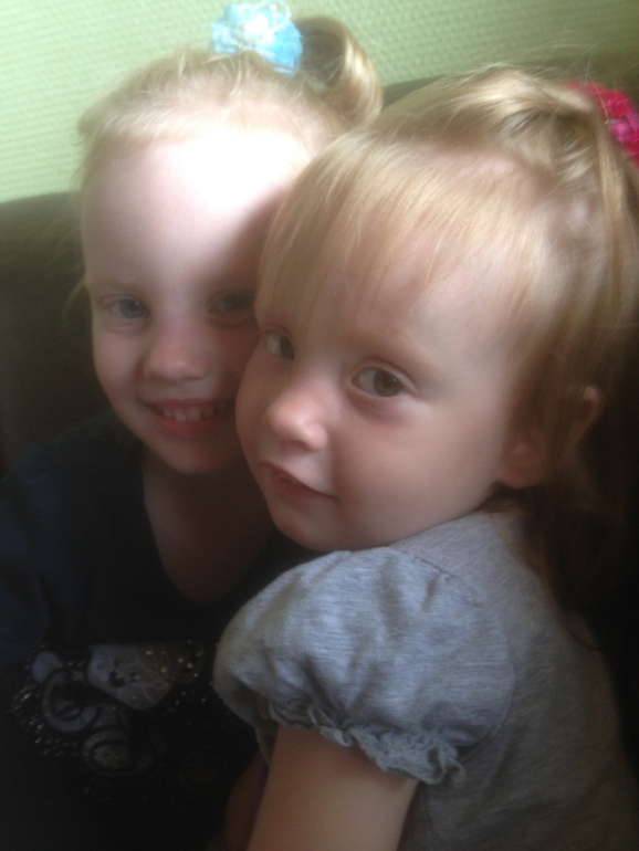 Вишенки любят друг друга год и девять месяцев!