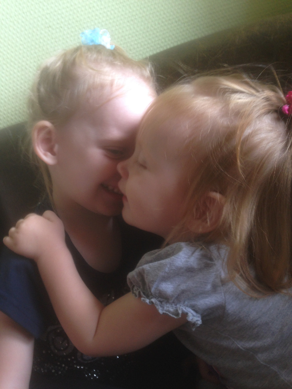 Вишенки любят друг друга год и девять месяцев!