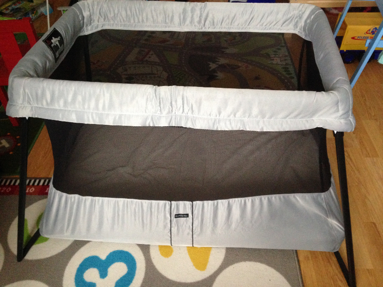 Детский складной манеж-кровать от BabyBjorn