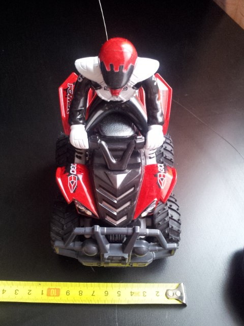 Квадроцикл радиоуправляемый с гонщиком -низкая цена, скромные размеры