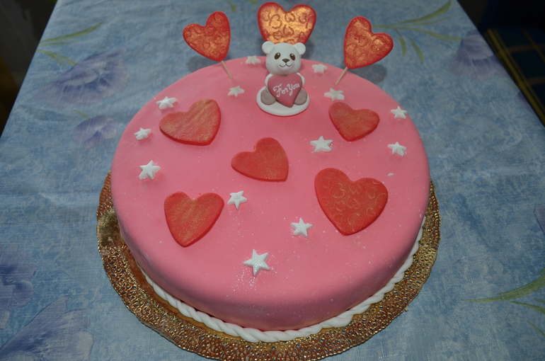 Вот такой вот тортик сегодня приготовила своим сестренкам на Д.Р.