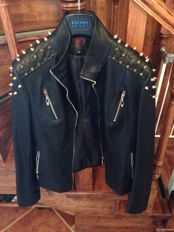 продам куртки КожЗам (б/у)