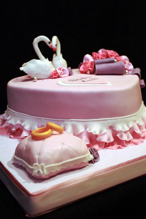 На маленькую свадьбу.