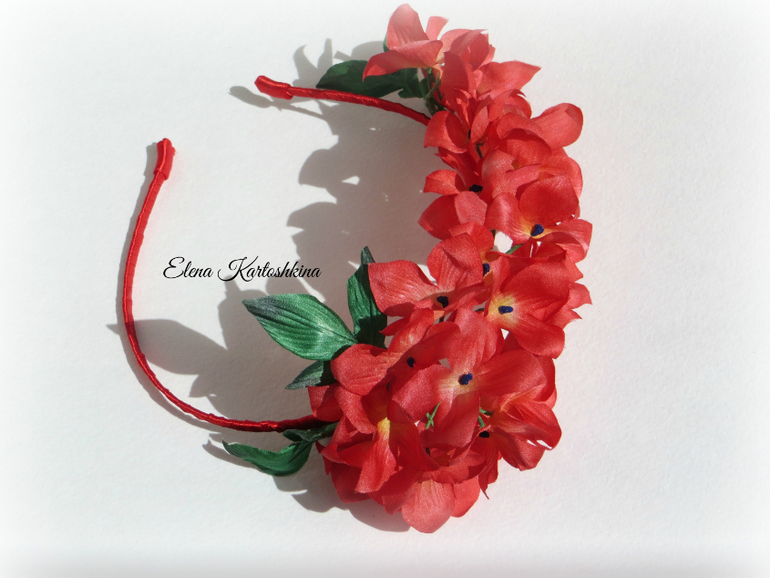 Ободок с гортензиями.