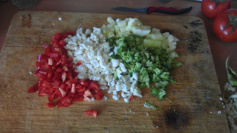 овощной супчик с куриными фрикадельками