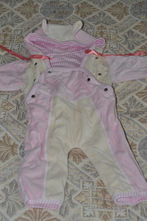 Отдам даром верхнюю детскую одежду на малышку