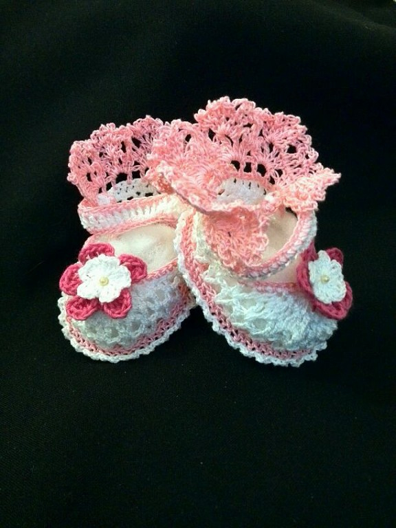 Пинеточки для принцесски и чепчик))