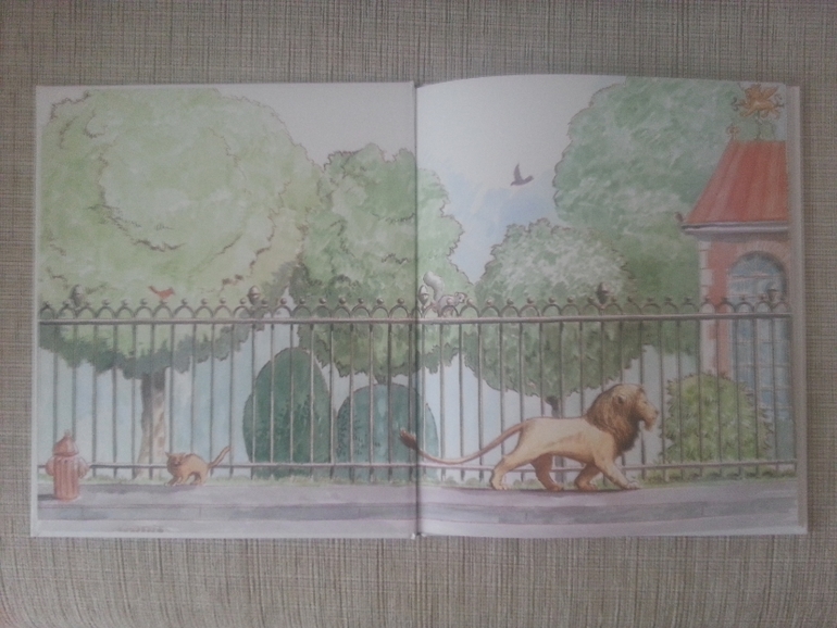 Лев в библиотеке