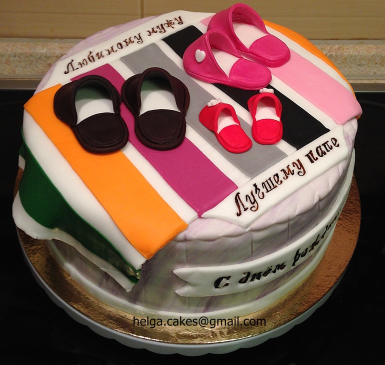 Ну и скромный тортик с тапочками...