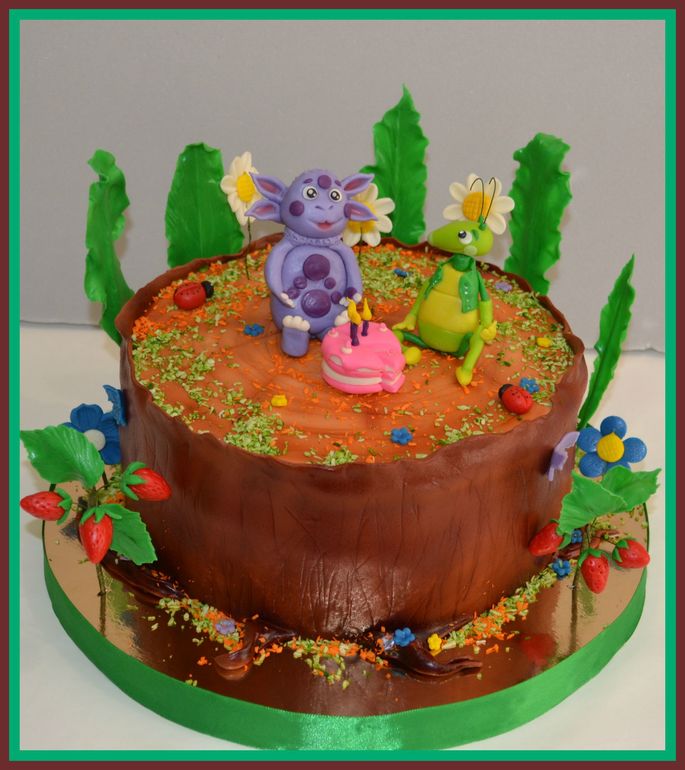 Лунтик с кузей на пенёчке