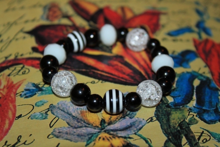 Мои первые браслетики!