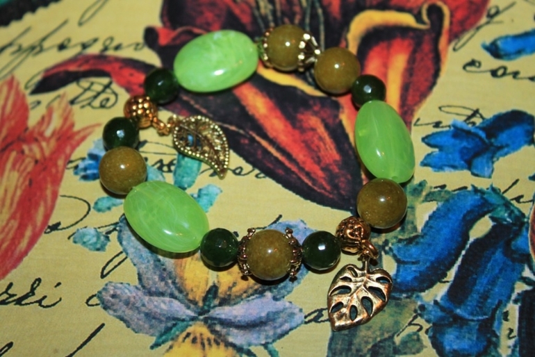 Мои первые браслетики!