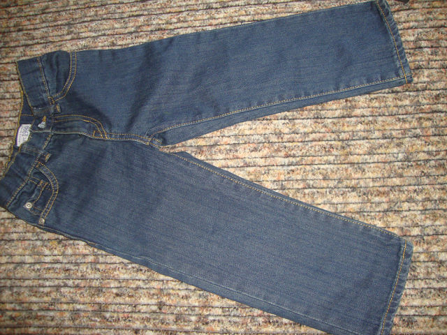 новые джинсы Чилдрен Плейс ( Америка)      размер 3Т