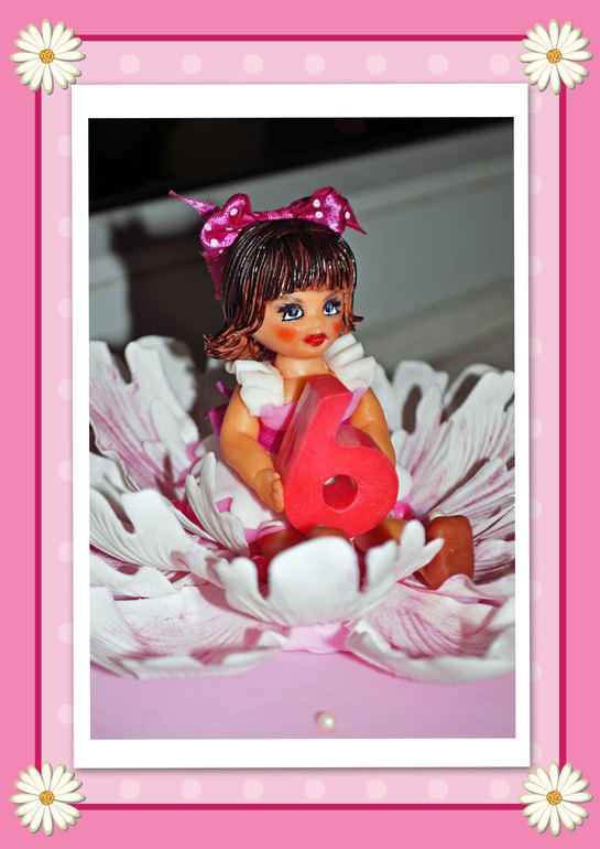 Торт с куклой.