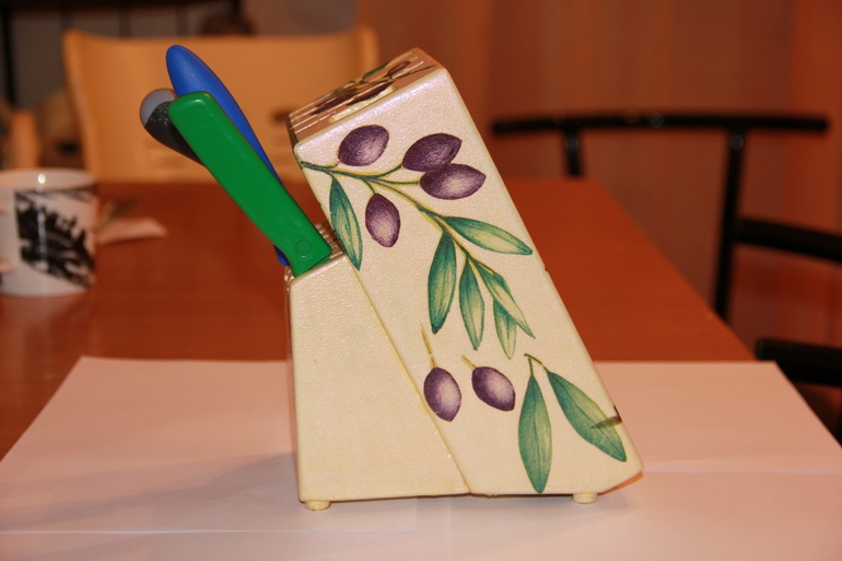 Новичок в декупаже)) «Подставка для ножей»