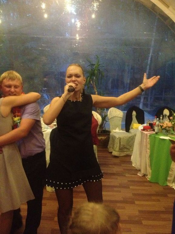 А эта свадьба пела и плясала