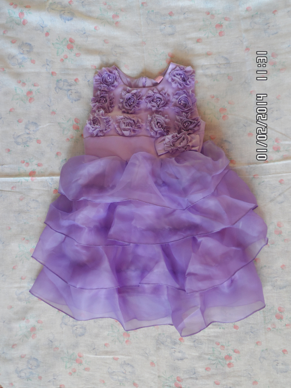 Продам платье ,рост 110. 400 руб.