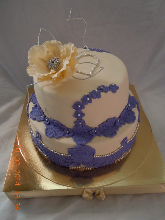 Свадебный с фантазийным цветком