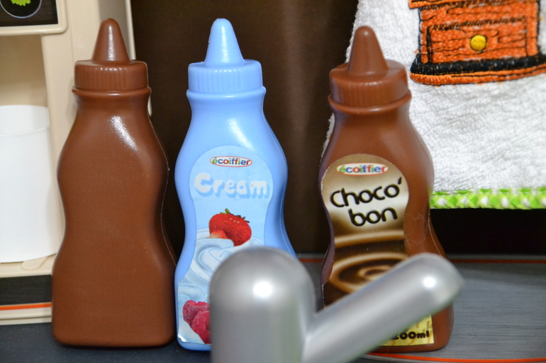 Маленькая хозяйка (на кухне)