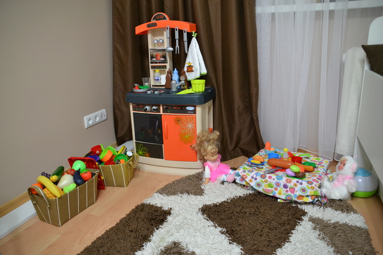 Маленькая хозяйка (на кухне)