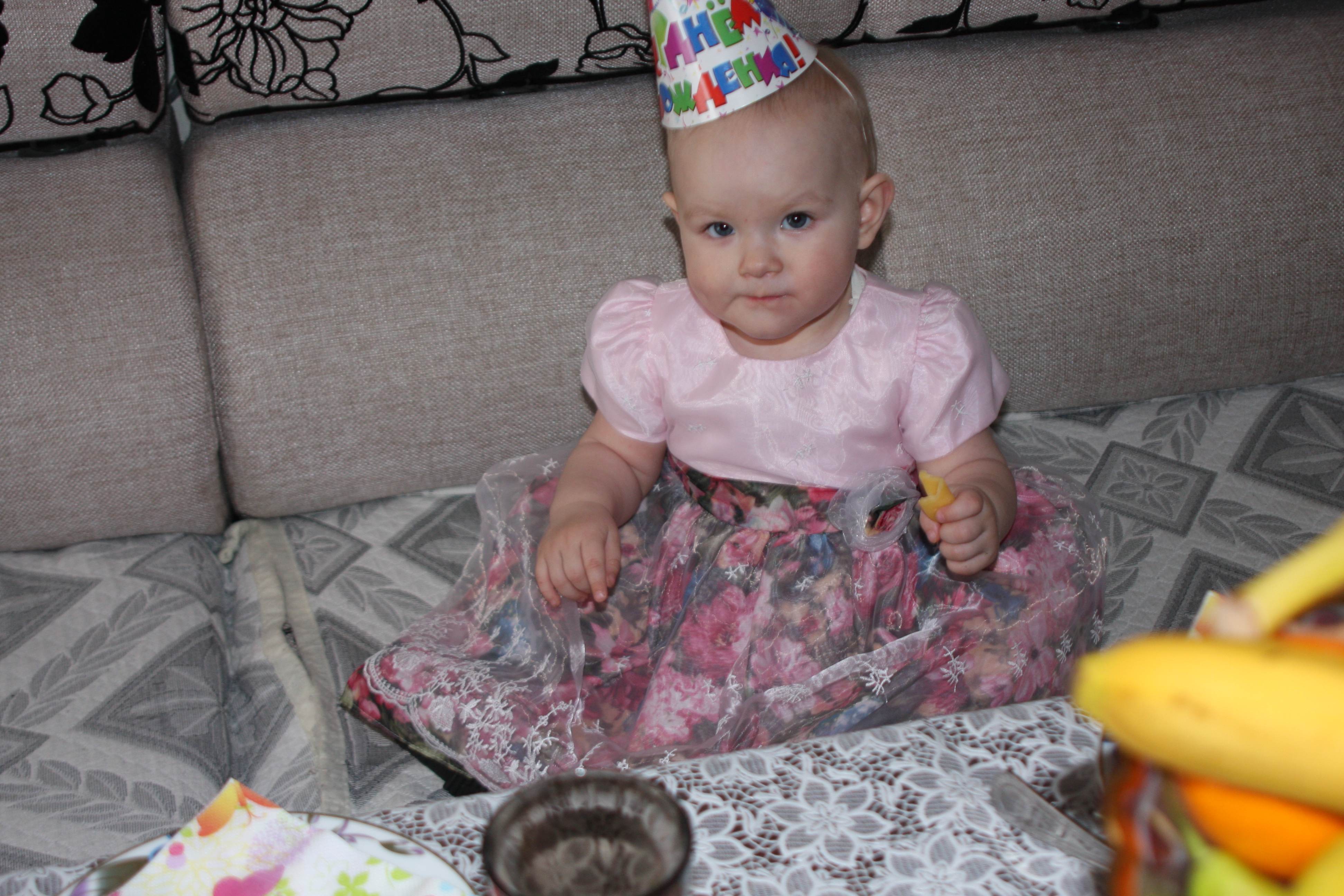 Нашей Златочке годик!!!