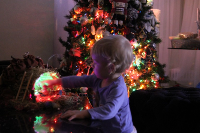 календарь ожидания праздника или рождественский вертеп