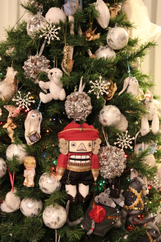 новый год к нам мчится...