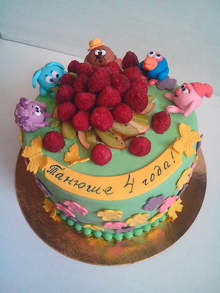 Вот такой получился недавно тортик веселенький