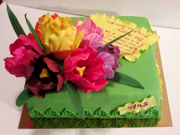 Торт с тюльпанами