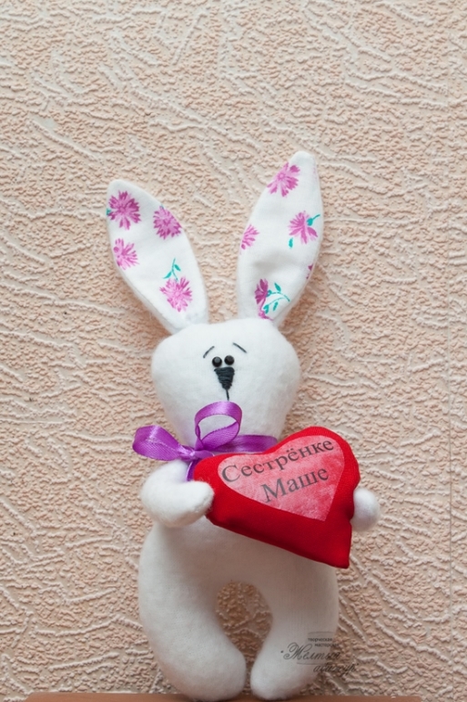 Зайка- сплюша.