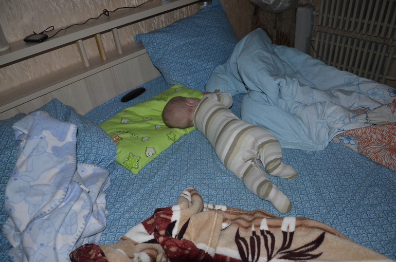 Новый способ спать))))