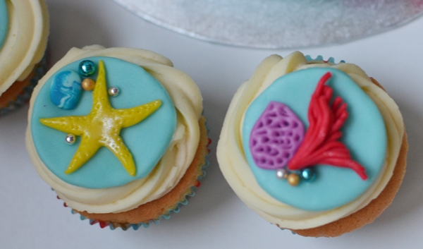 Торт морской и каапкейки к нему)))