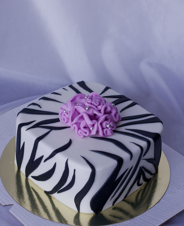 Итак, опять разные взгляды на стиль :). А я люблю окрас под зебру!