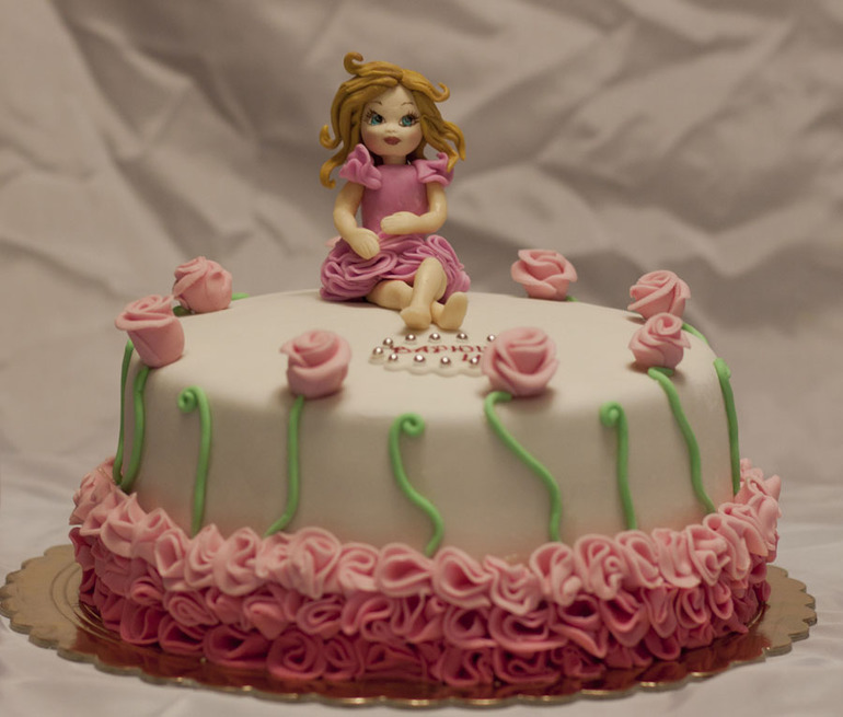 Куколка, принцесса или просто девочка.