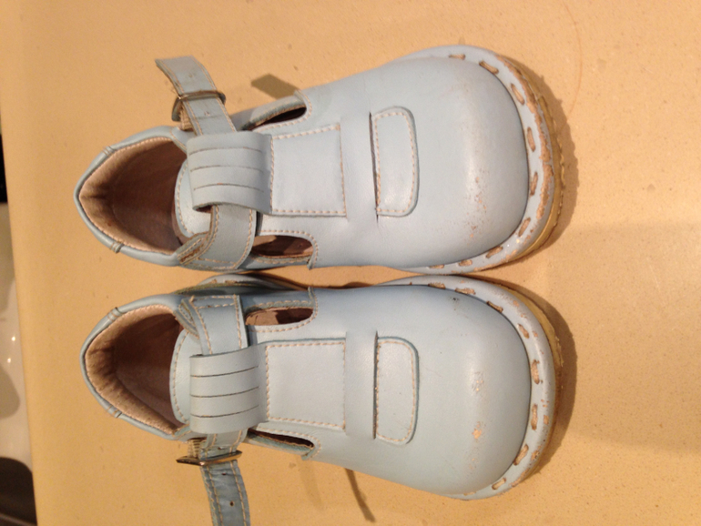 Обновление 2-х пар старой детской обуви