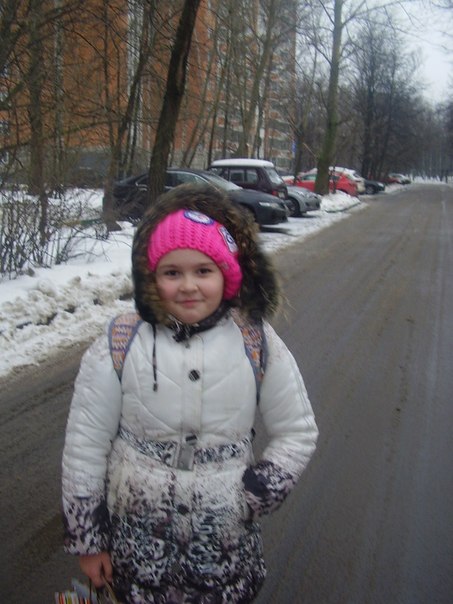 Отдам зимнюю куртку на девочку.