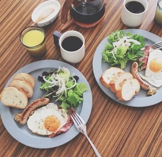 39 прекрасных фотографий завтраков пользователей Instagram со всего света.