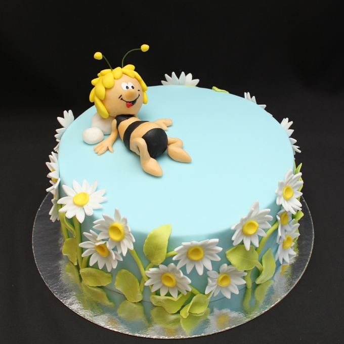 Торт с пчелкой Майей