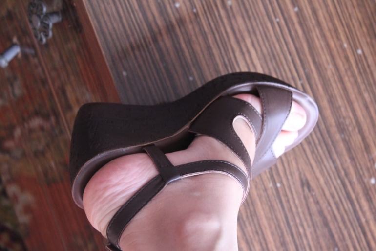 Помогите определиться с прической и как вам образ?)