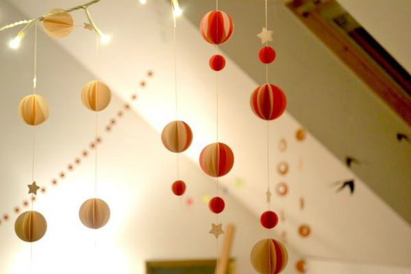 Мой маленький мир: гирлянды и подвески