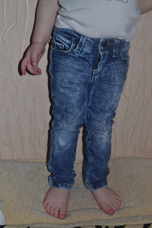 Мега джинцы Galliano р 2года.Цена 1800.