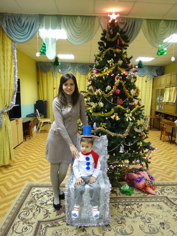 Первый утренник в детском саду)))