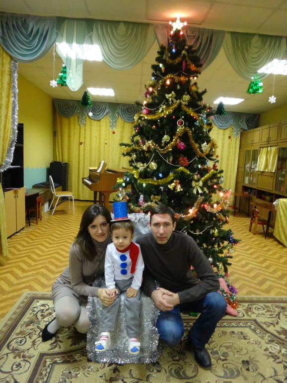 Первый утренник в детском саду)))