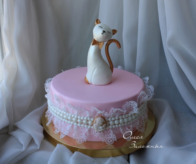 Торт " Кошечка в кружевах "
