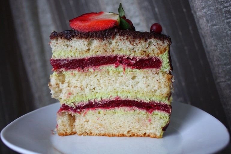 Торт " Маша и Медведь" и капкейки на Д.р. моей доченьки )))