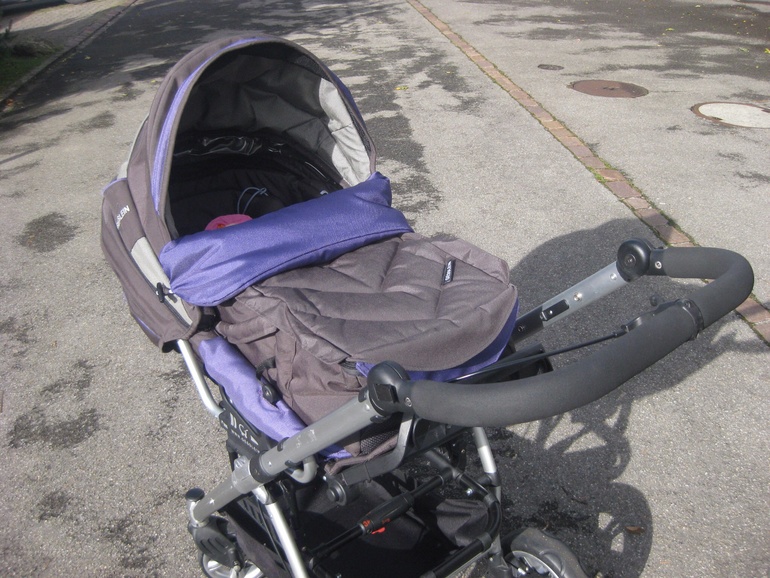 Срочно Продам  коляску в отличном состоянии за 12500руб