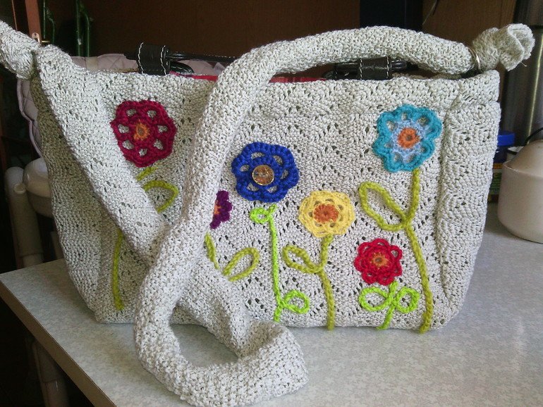 В подарок подруге сумочка...