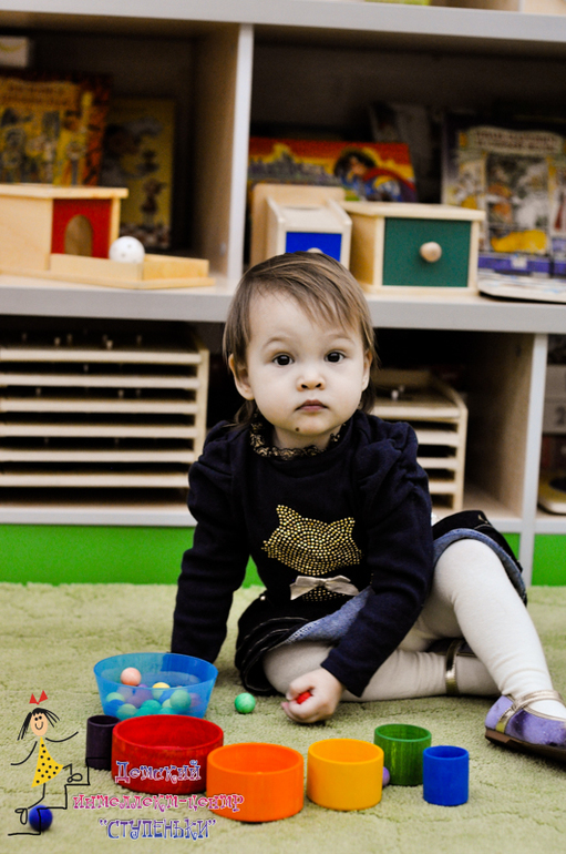 Игра-сортировка Деревянные стаканчики с бусинками