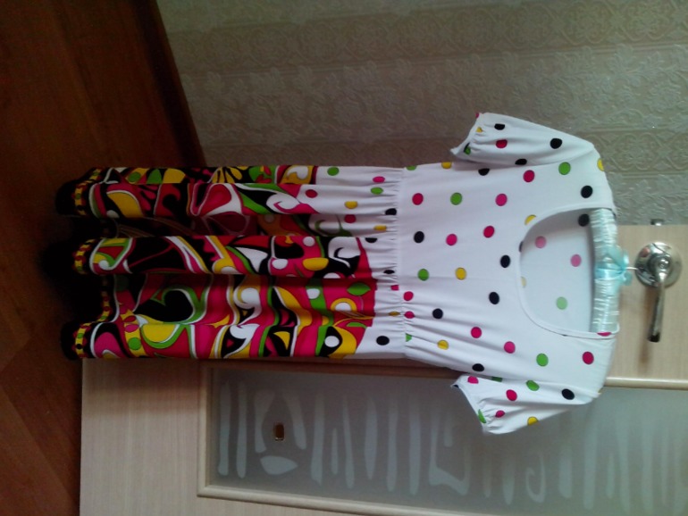 Одежду для будущих мам продам, р.42-44